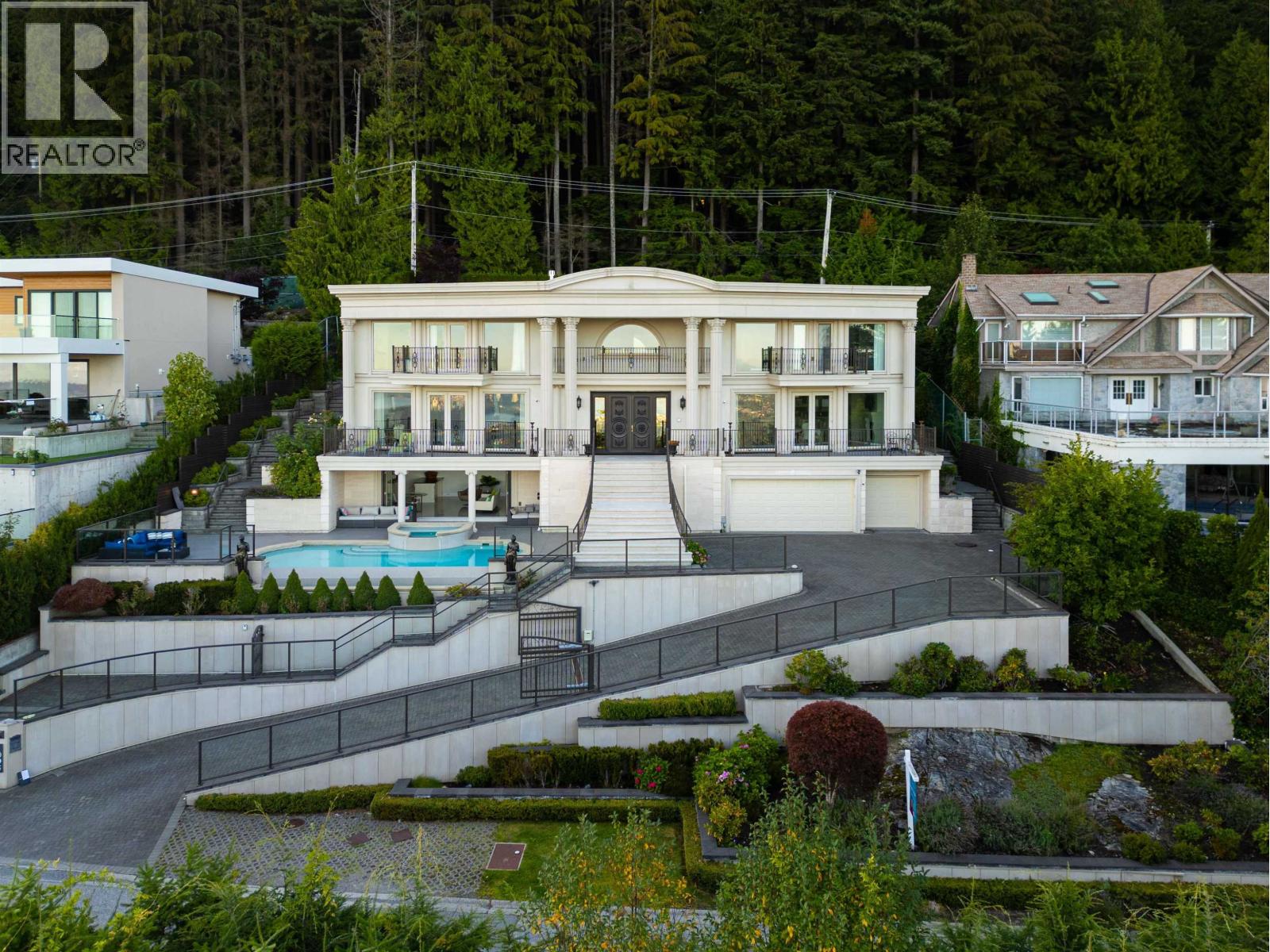 1095 MILLSTREAM ROAD, West Vancouver, British Columbia