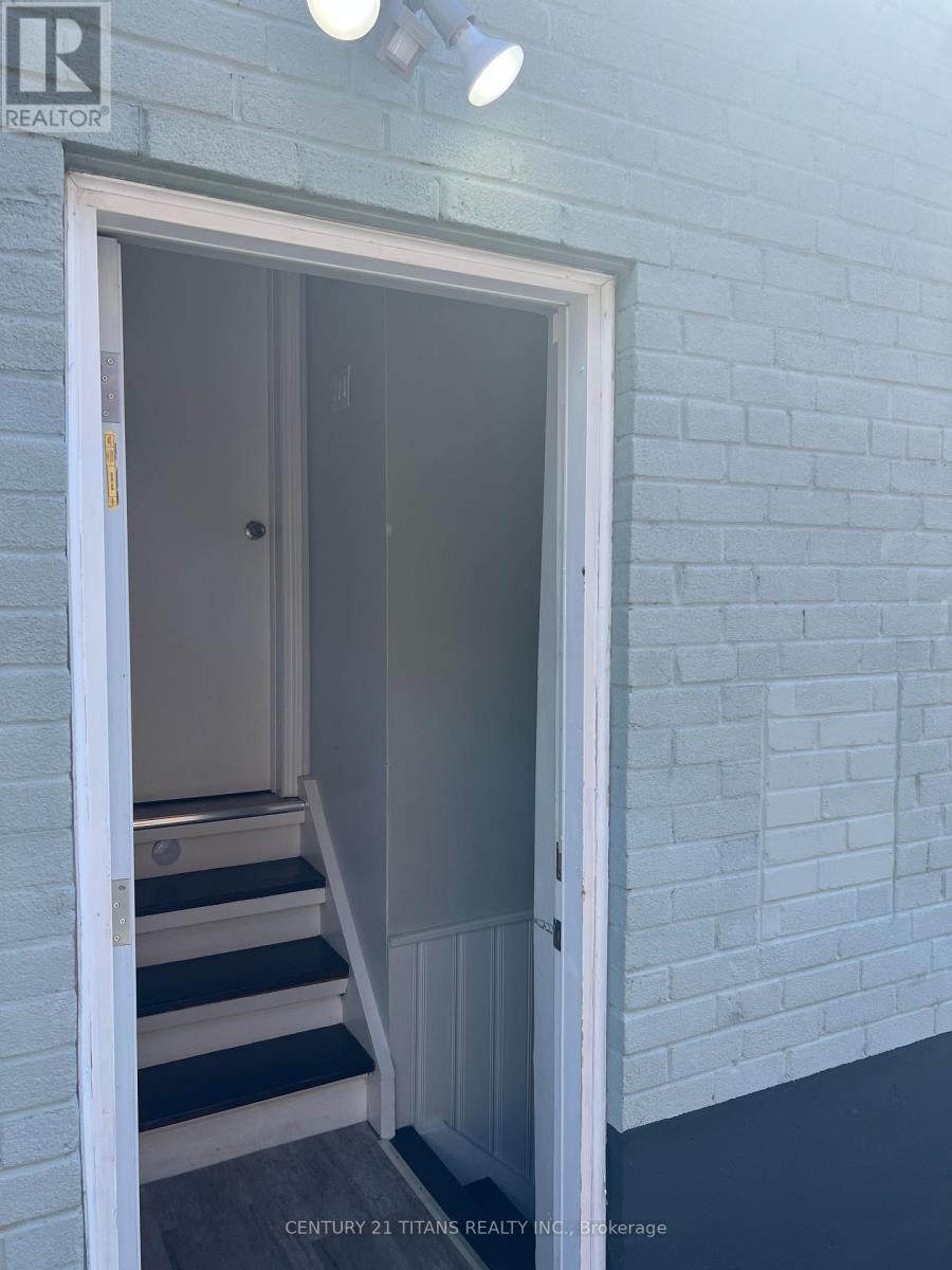 54 Newlands Avenue, Toronto, Ontario  M1L 1R9 - Photo 4 - E12377702