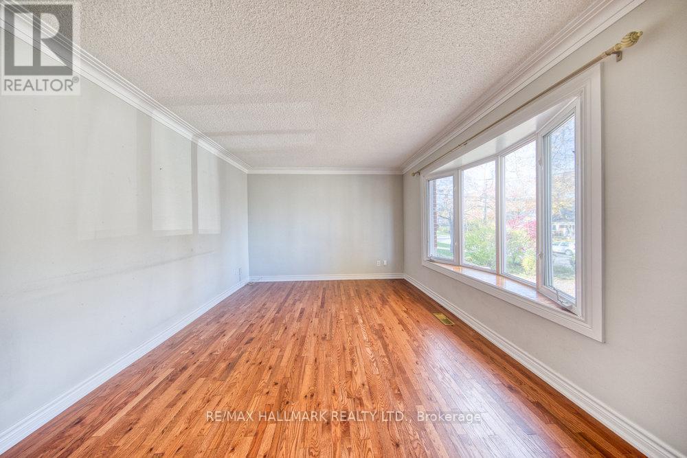 31 Glen Muir Drive, Toronto, Ontario  M1M 2C6 - Photo 4 - E12377781
