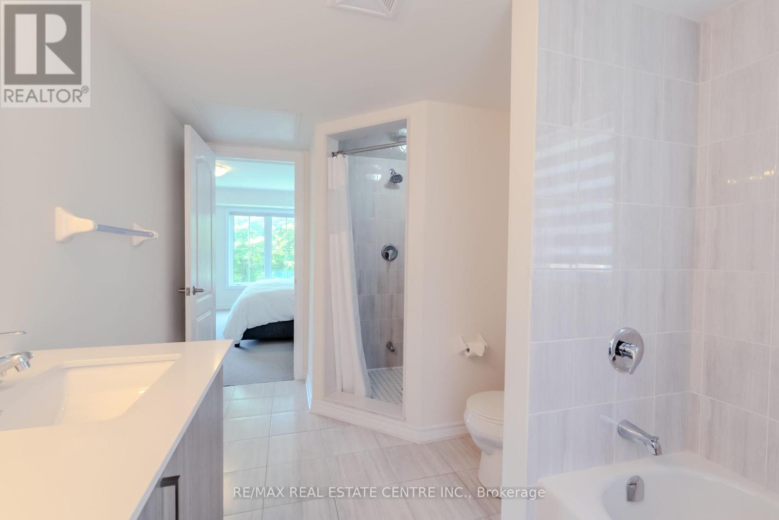 42 - 181 Parktree Drive, Vaughan, Ontario  L6A 5B1 - Photo 11 - N12377847