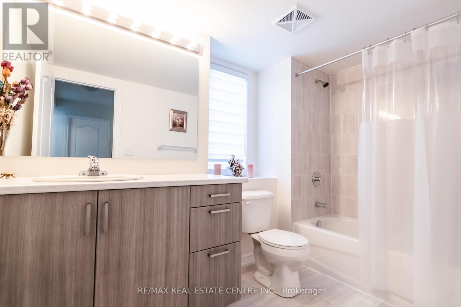 42 - 181 Parktree Drive, Vaughan, Ontario  L6A 5B1 - Photo 16 - N12377847