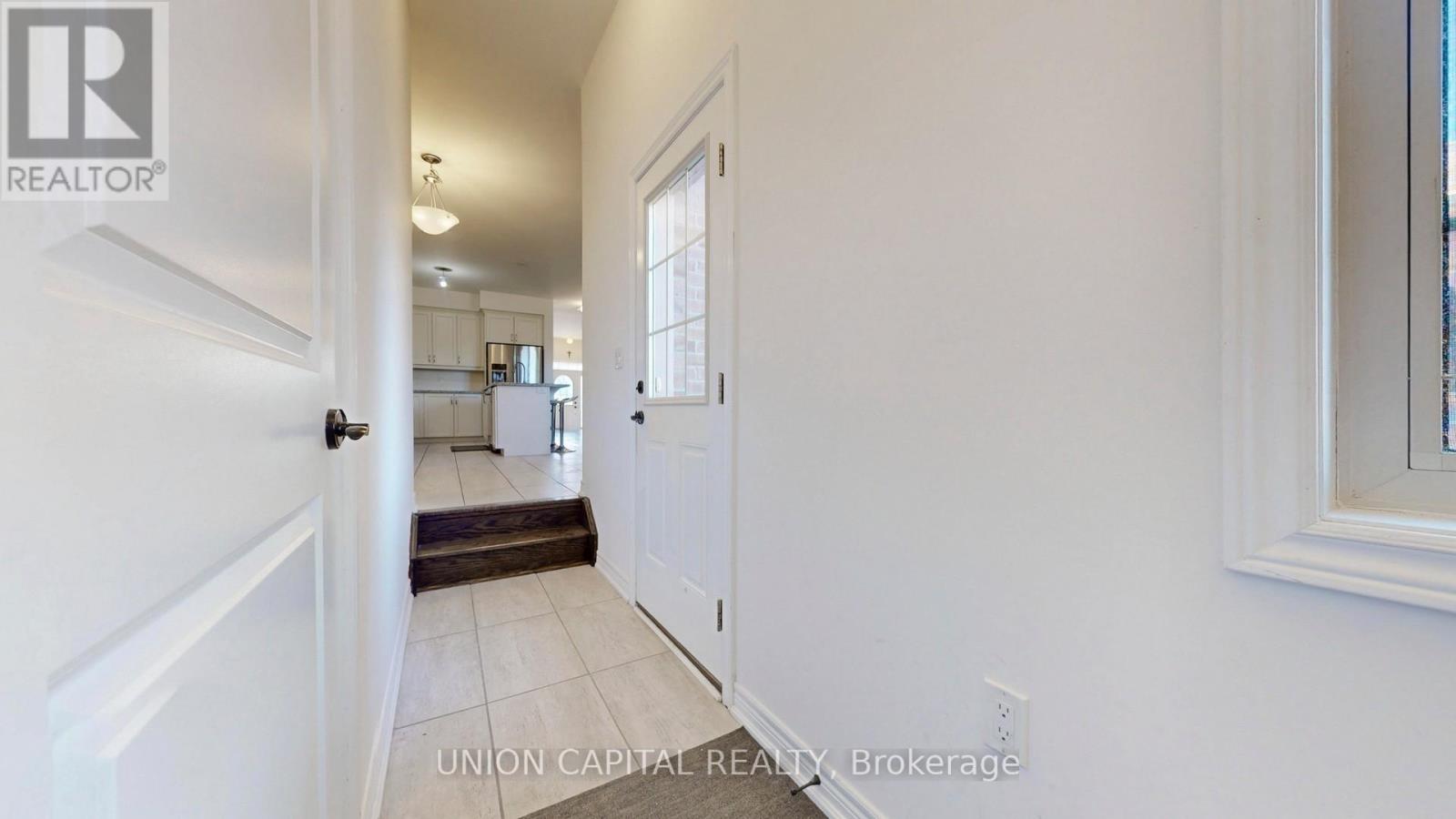 8 Vita Stephanie Court, Georgina, Ontario  L0E 1R0 - Photo 8 - N12377858