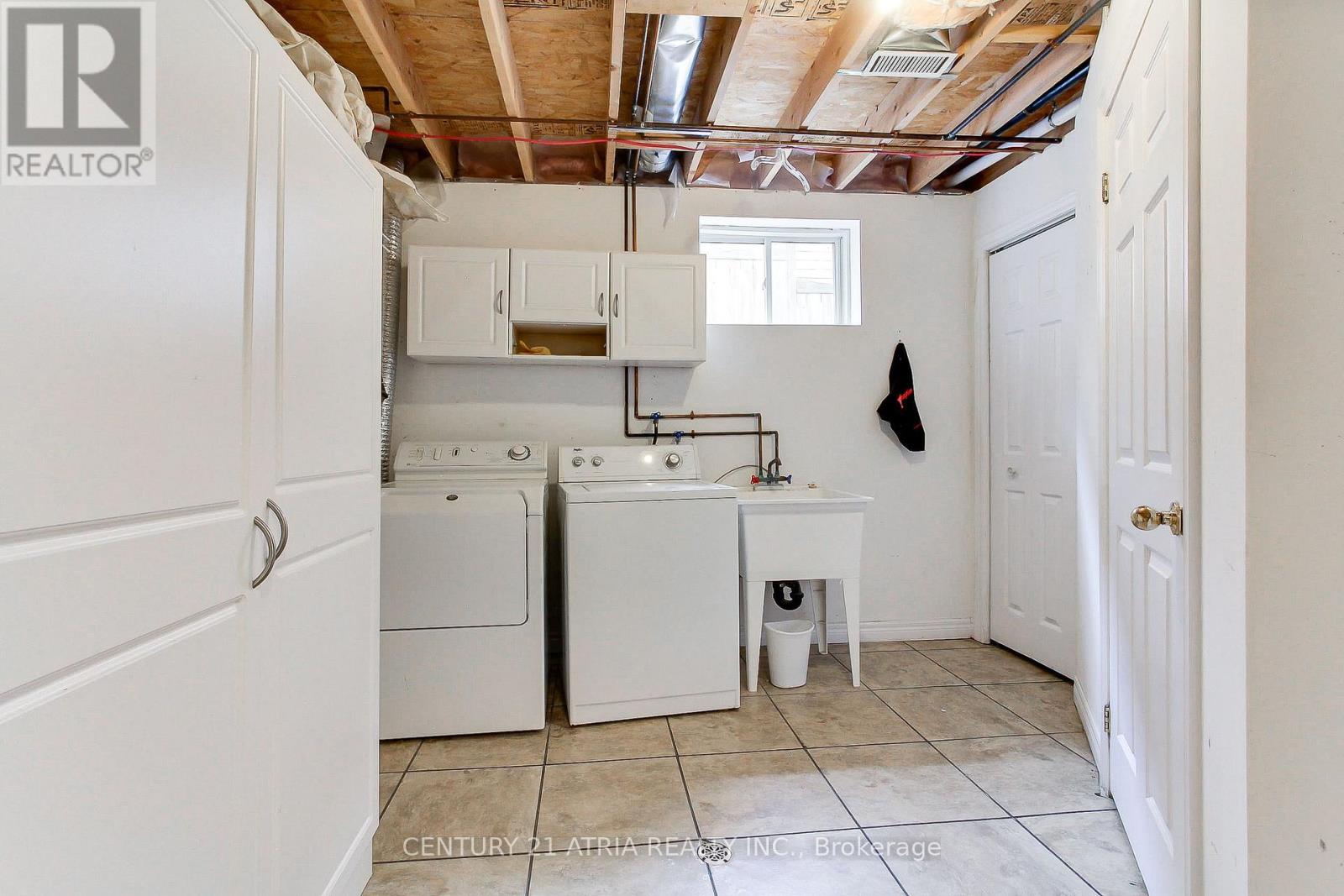 Upper - 194 Livingstone Street E, Barrie, Ontario  L4M 6M4 - Photo 16 - S12377728