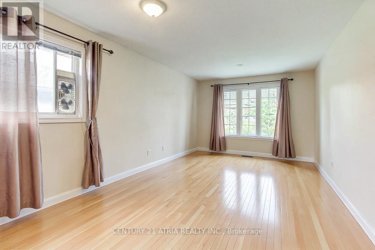 Upper - 194 Livingstone Street E, Barrie, Ontario  L4M 6M4 - Photo 3 - S12377728