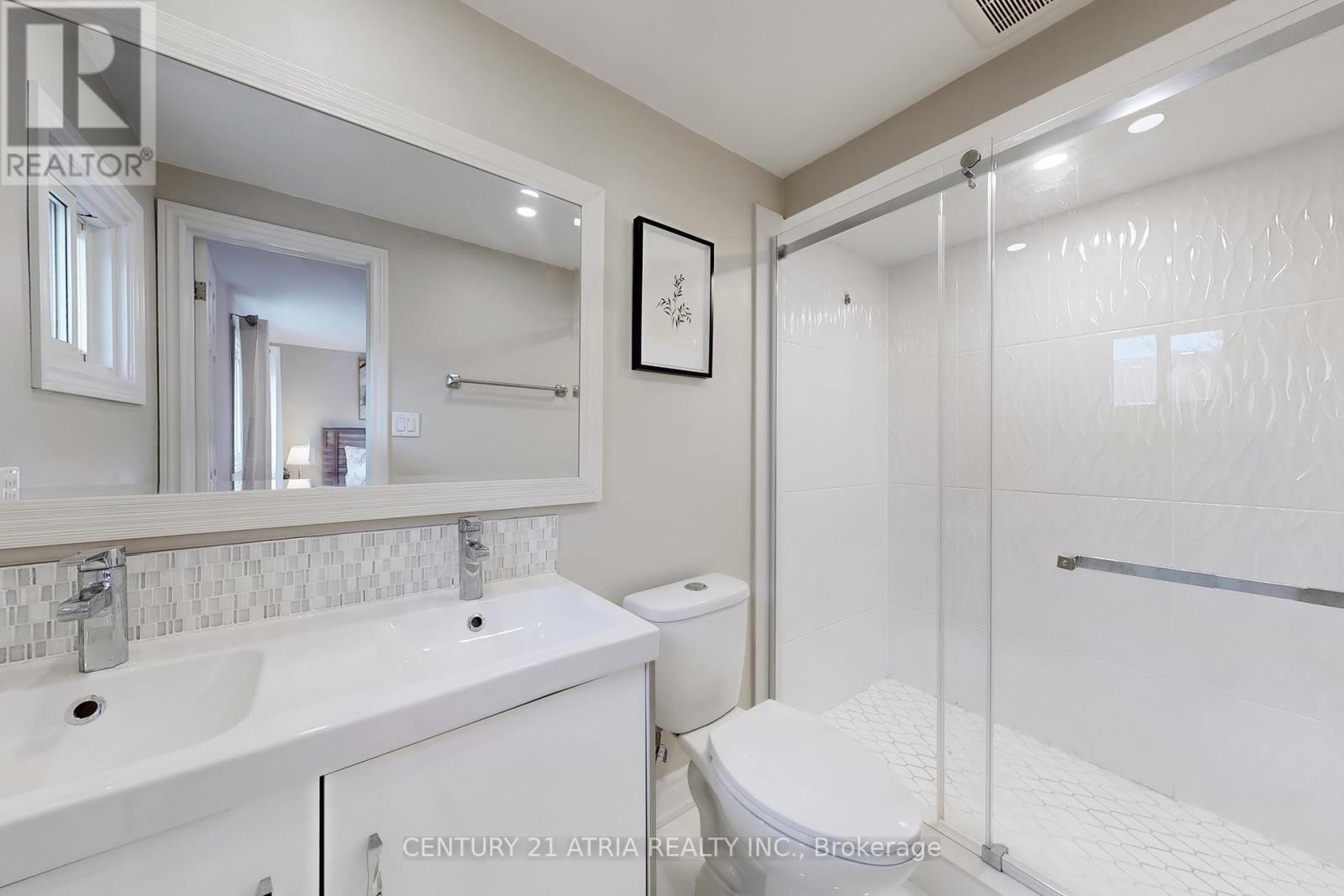 60 Steepleview Crescent, Richmond Hill, Ontario  L4C 9R3 - Photo 31 - N12376361