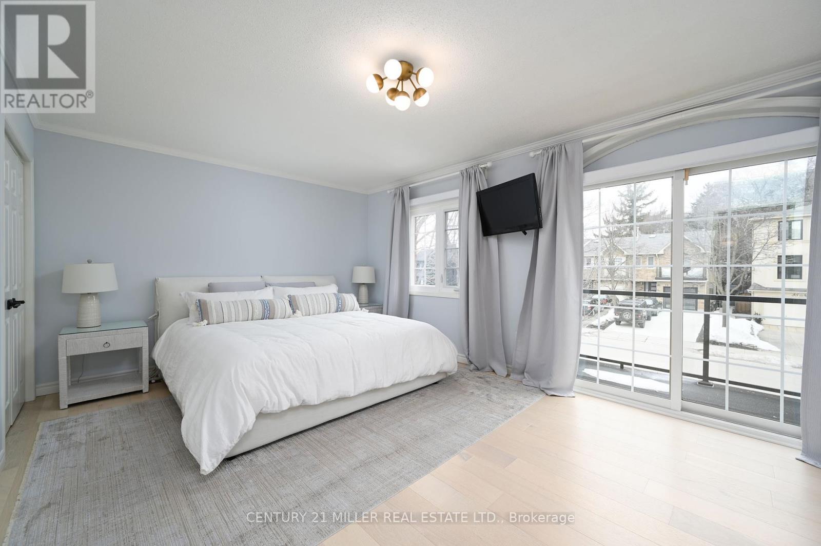 30 Nelson Street, Oakville (Br Bronte), Ontario  L6L 3H6 - Photo 13 - W12377688