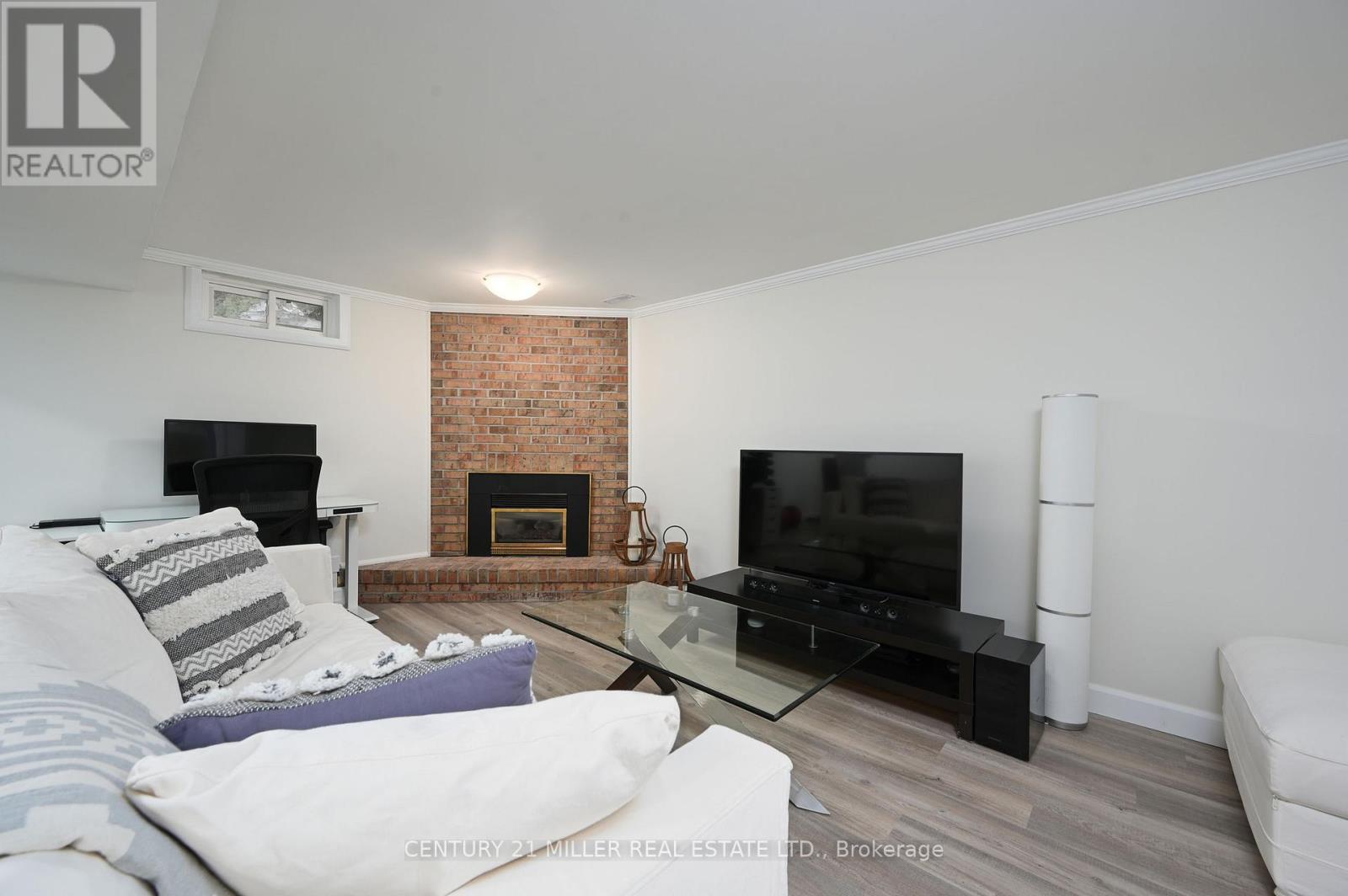 30 Nelson Street, Oakville (Br Bronte), Ontario  L6L 3H6 - Photo 21 - W12377688