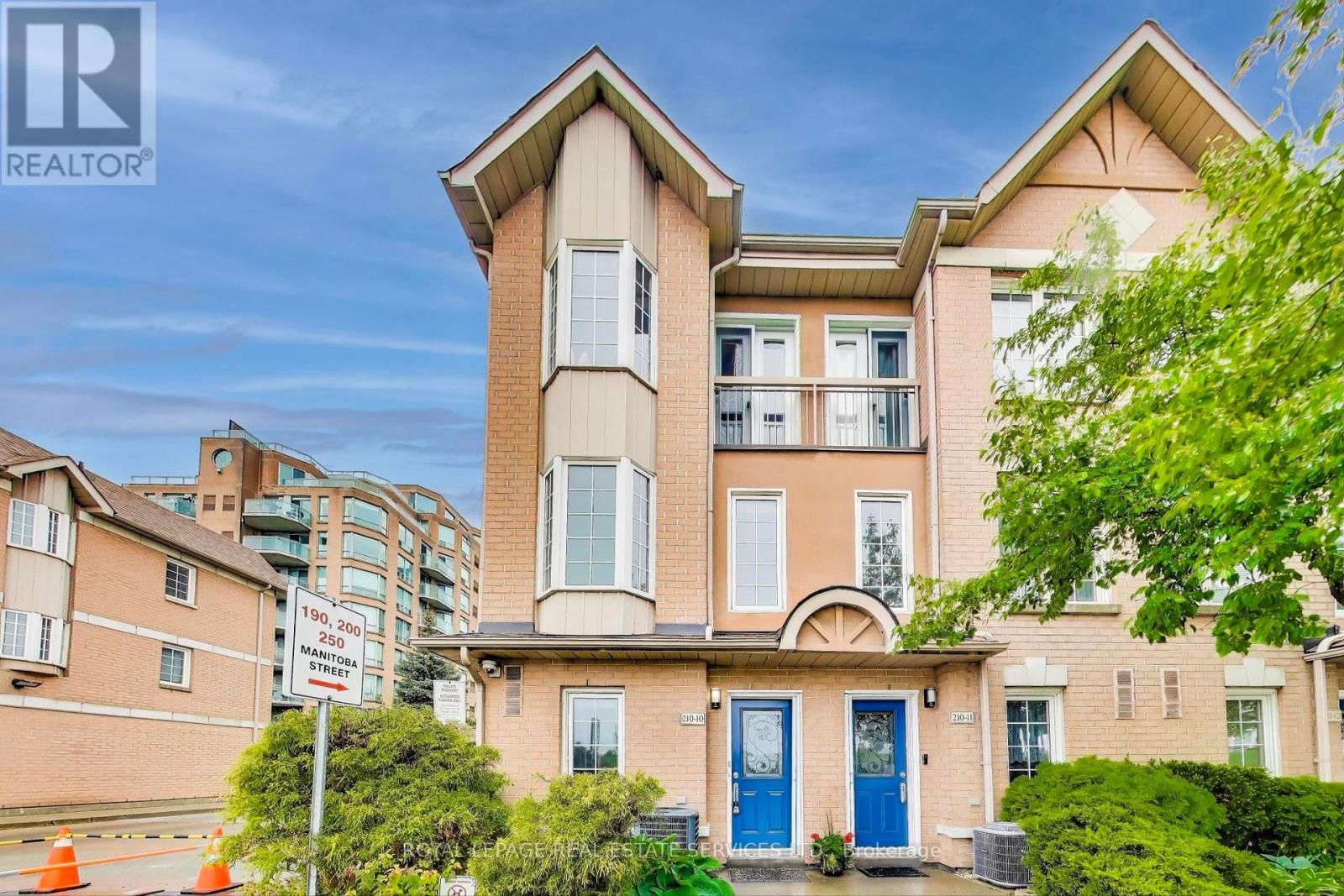 Property at 10 - 210 MANITOBA STREET image 1
