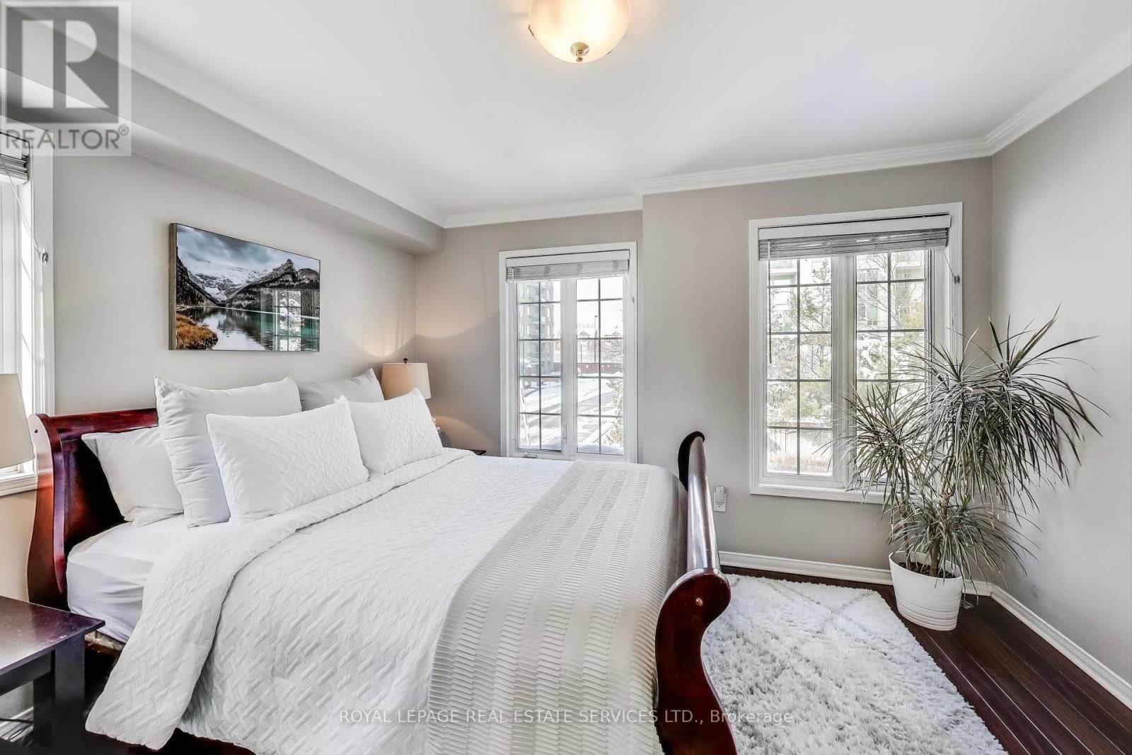 10 - 210 Manitoba Street, Toronto (Mimico), Ontario  M8Y 4G7 - Photo 12 - W12377700
