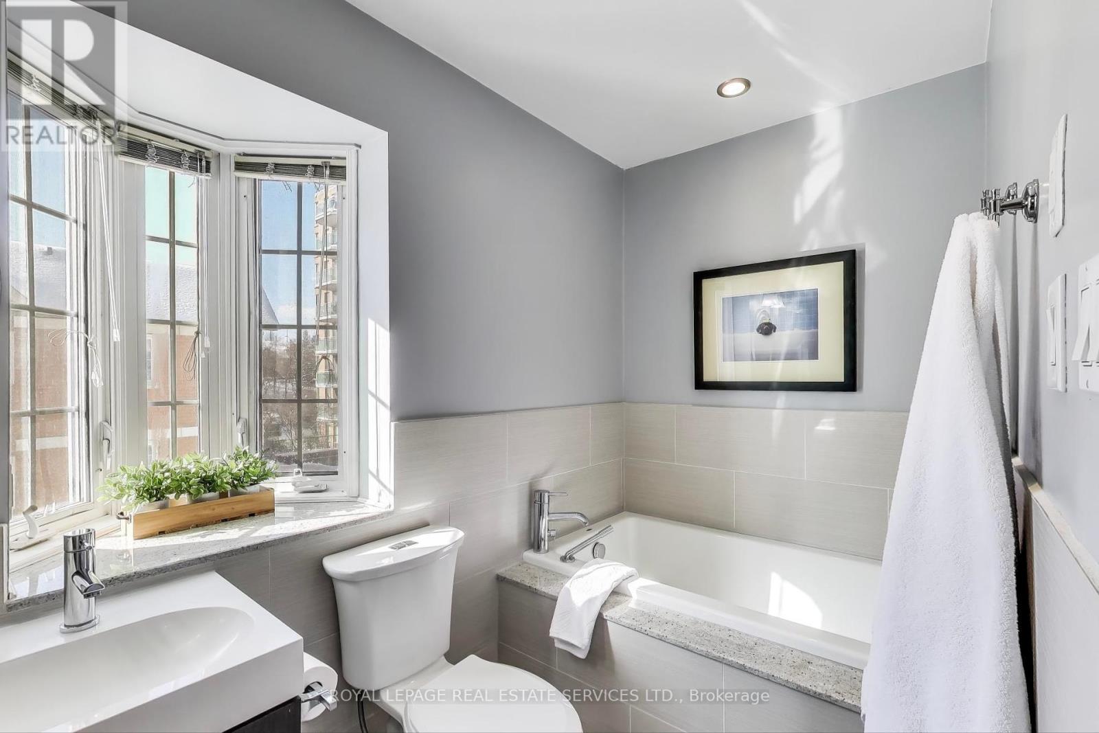 10 - 210 Manitoba Street, Toronto (Mimico), Ontario  M8Y 4G7 - Photo 23 - W12377700