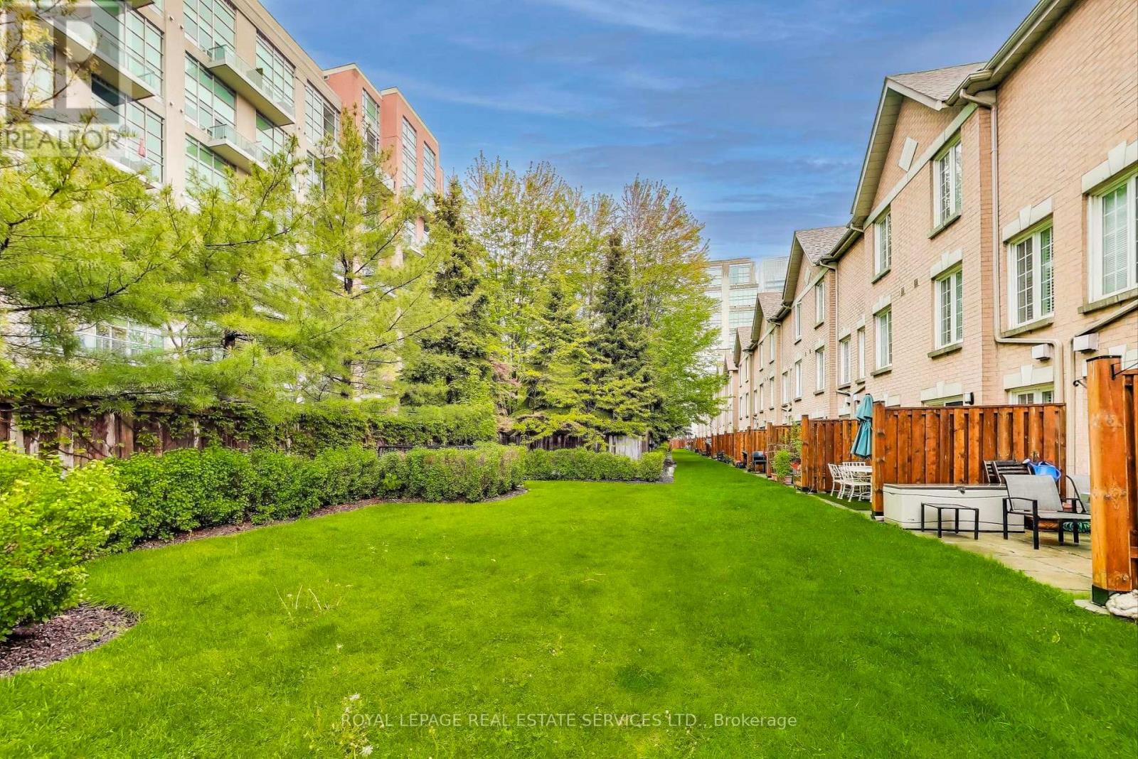 10 - 210 Manitoba Street, Toronto (Mimico), Ontario  M8Y 4G7 - Photo 35 - W12377700