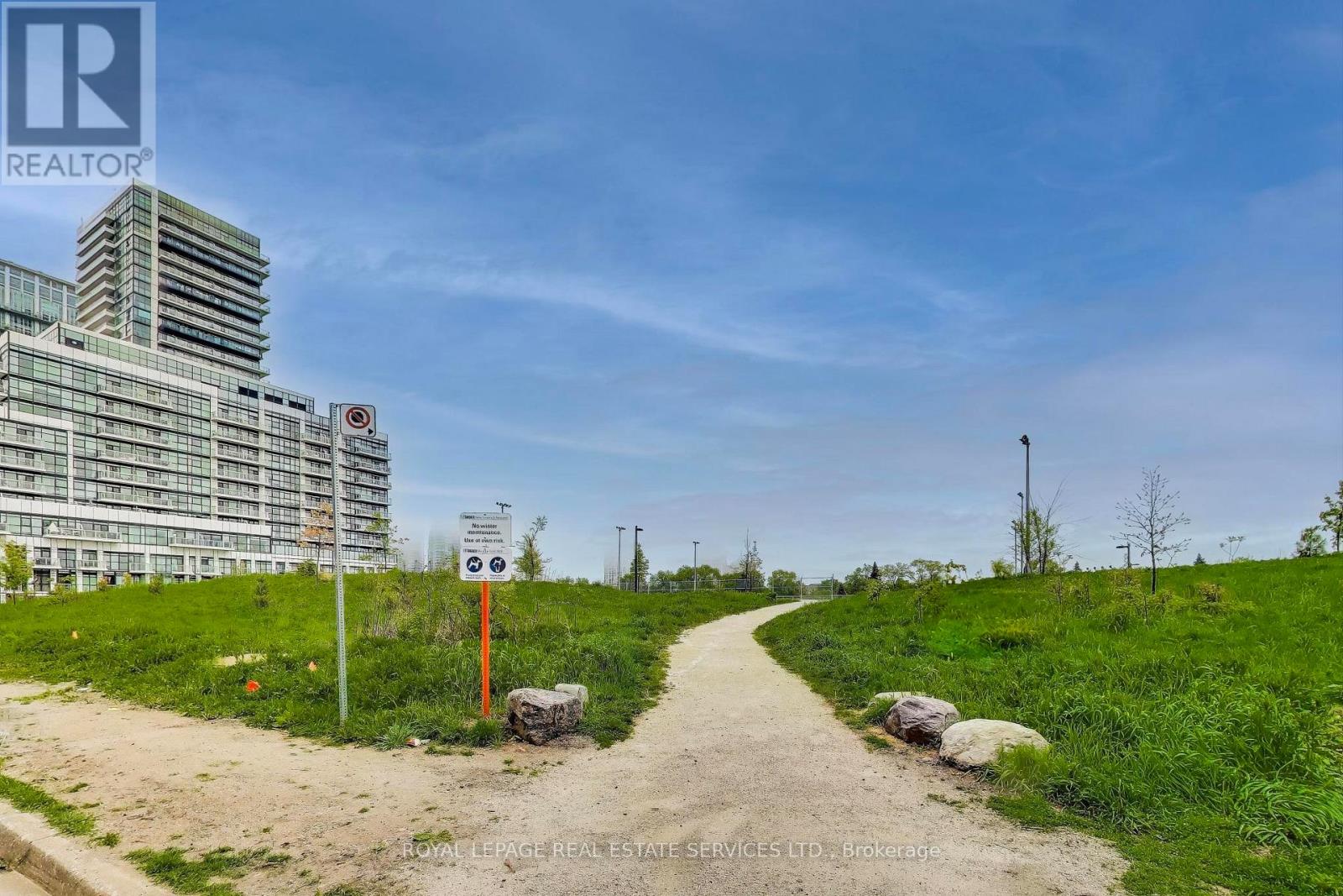 10 - 210 Manitoba Street, Toronto (Mimico), Ontario  M8Y 4G7 - Photo 37 - W12377700