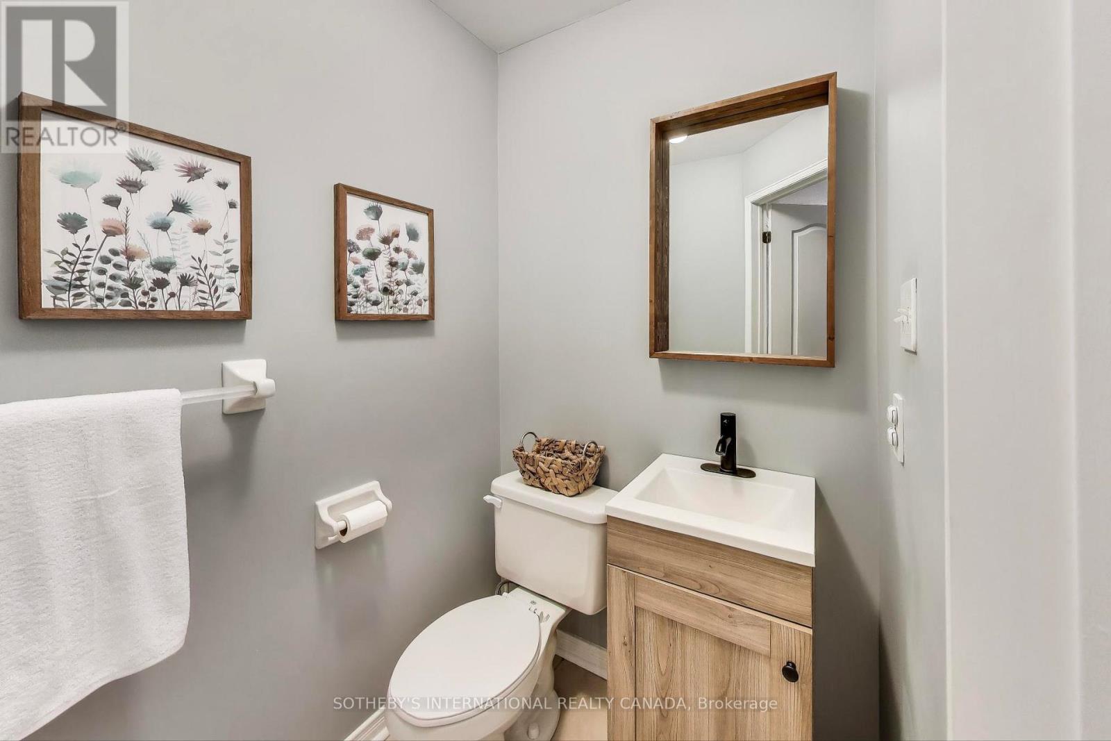 17 - 435 Hensall Circle, Mississauga (Cooksville), Ontario  L5A 4P1 - Photo 13 - W12377720