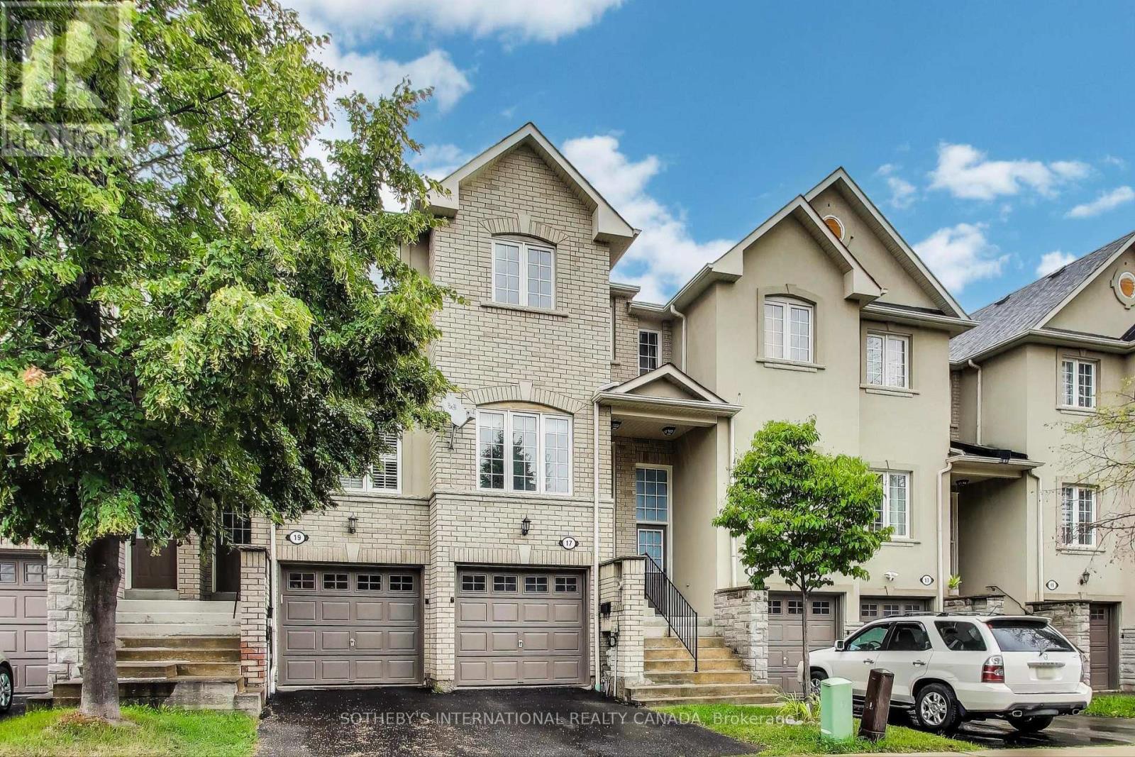 17 - 435 Hensall Circle, Mississauga (Cooksville), Ontario  L5A 4P1 - Photo 2 - W12377720