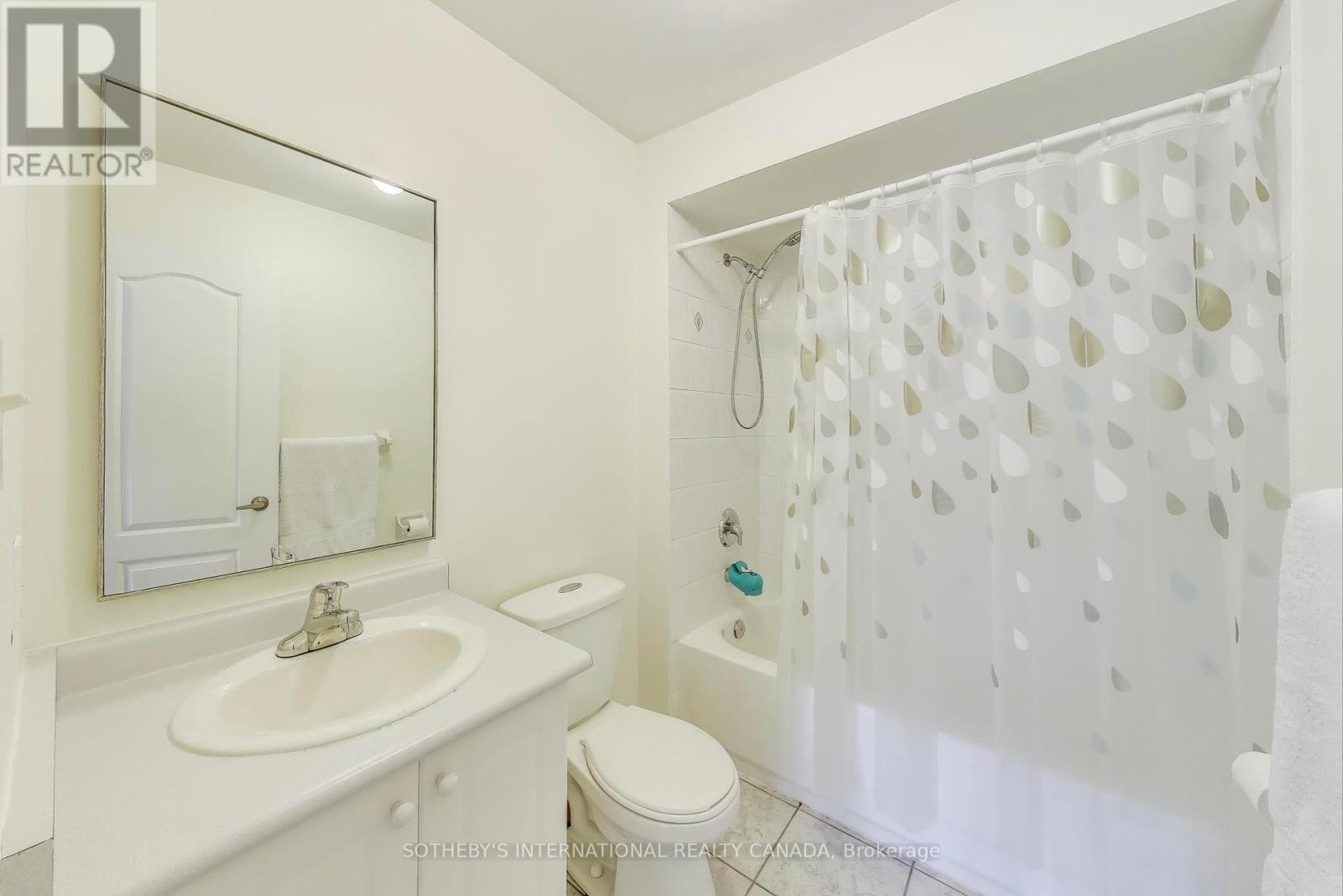 17 - 435 Hensall Circle, Mississauga (Cooksville), Ontario  L5A 4P1 - Photo 20 - W12377720