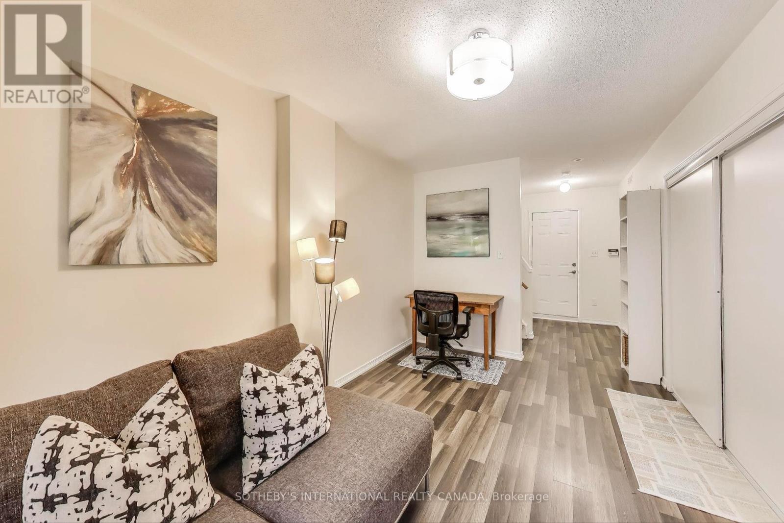 17 - 435 Hensall Circle, Mississauga (Cooksville), Ontario  L5A 4P1 - Photo 23 - W12377720