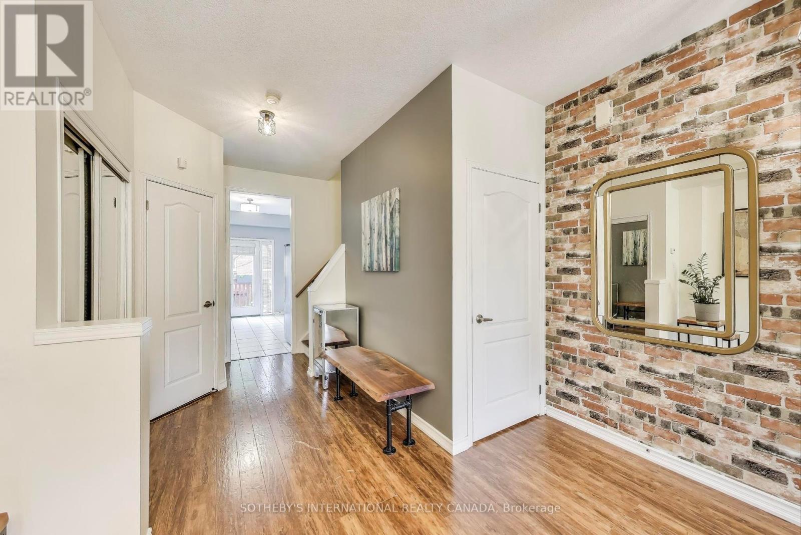 17 - 435 Hensall Circle, Mississauga (Cooksville), Ontario  L5A 4P1 - Photo 4 - W12377720