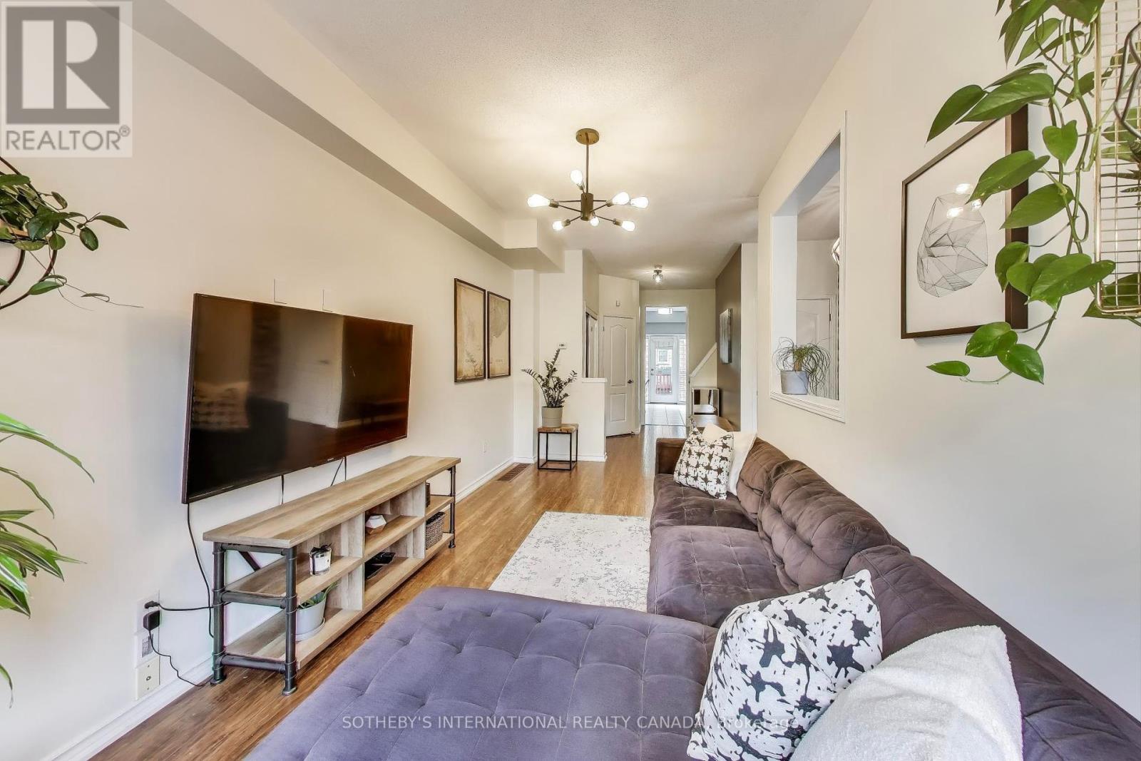17 - 435 Hensall Circle, Mississauga (Cooksville), Ontario  L5A 4P1 - Photo 6 - W12377720
