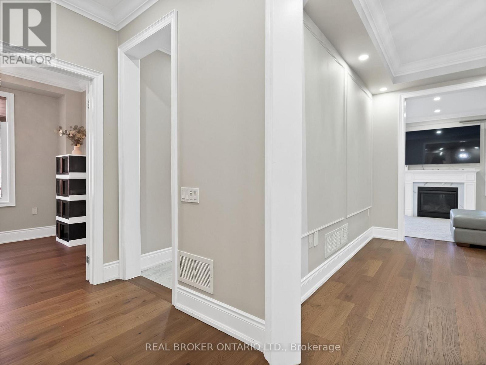 7 Maple Trail Road, Caledon, Ontario  L7C 3Z8 - Photo 11 - W12377722
