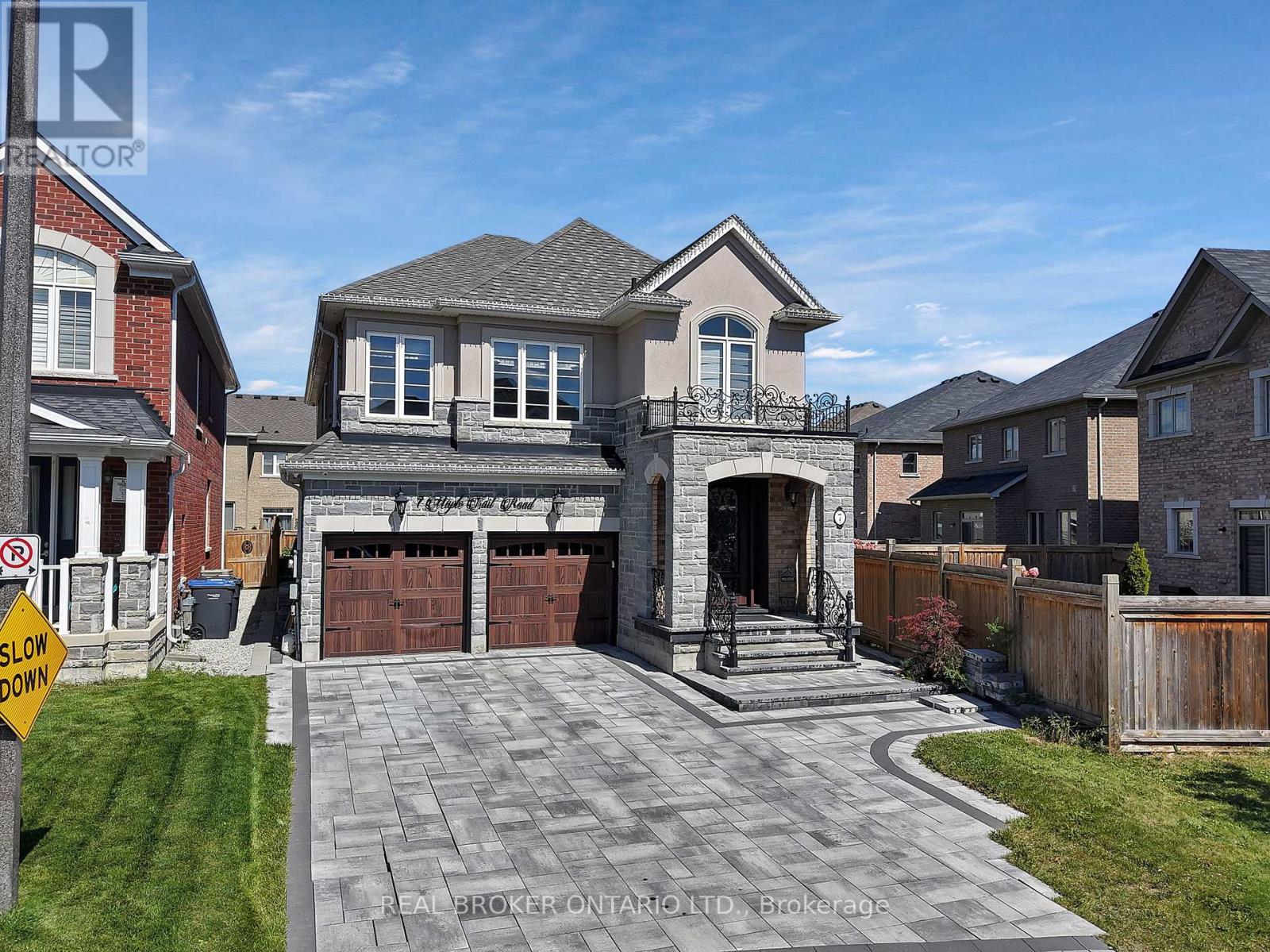 7 Maple Trail Road, Caledon, Ontario  L7C 3Z8 - Photo 3 - W12377722