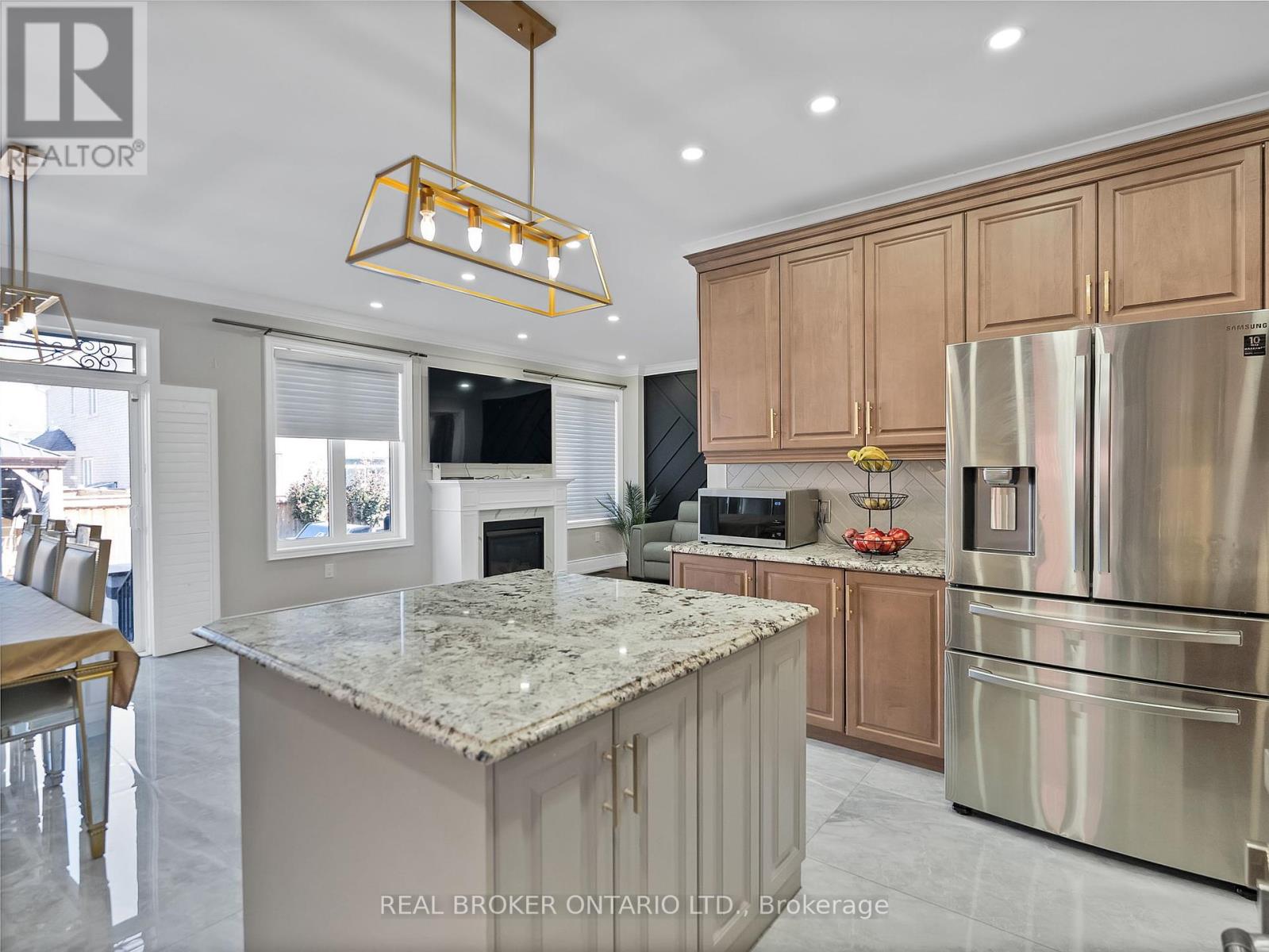 7 Maple Trail Road, Caledon, Ontario  L7C 3Z8 - Photo 6 - W12377722