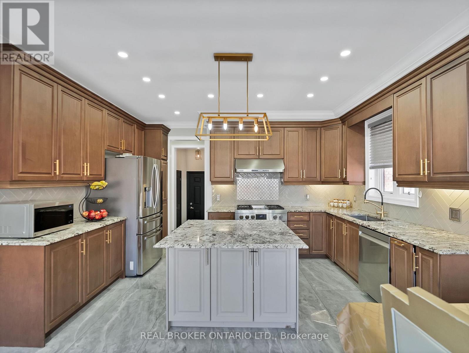 7 Maple Trail Road, Caledon, Ontario  L7C 3Z8 - Photo 7 - W12377722