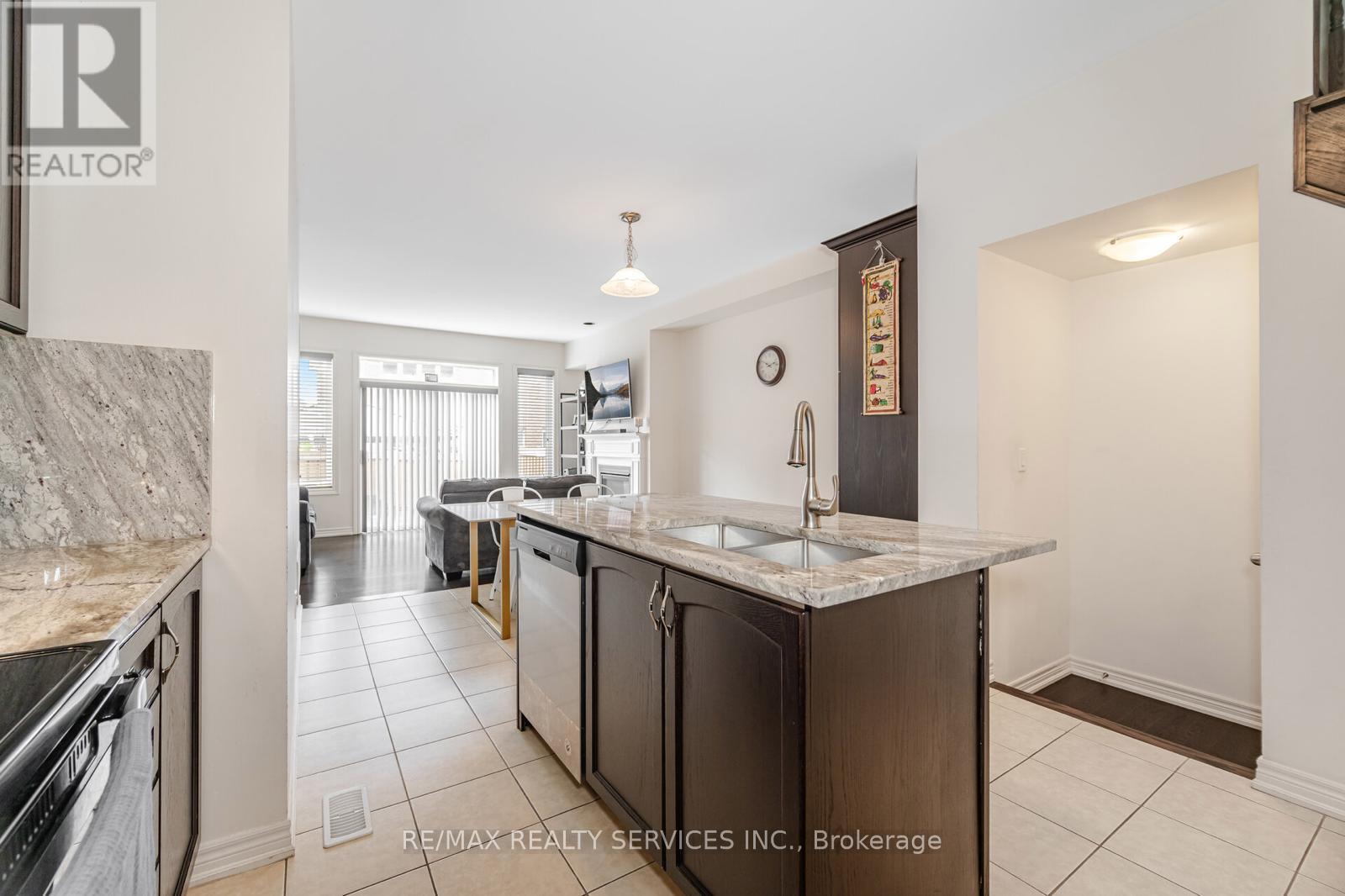 34 Pennycross Crescent, Brampton (Northwest Brampton), Ontario  L7A 4M1 - Photo 13 - W12377747