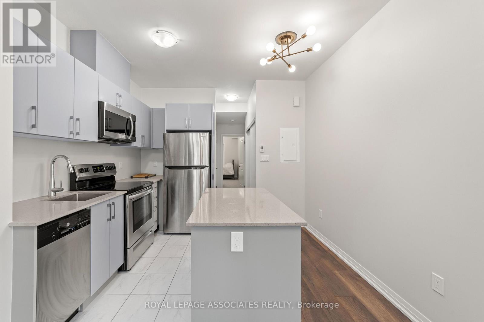 213 - 1165 Journeyman Lane, Mississauga (Clarkson), Ontario  L5J 0B6 - Photo 7 - W12377773