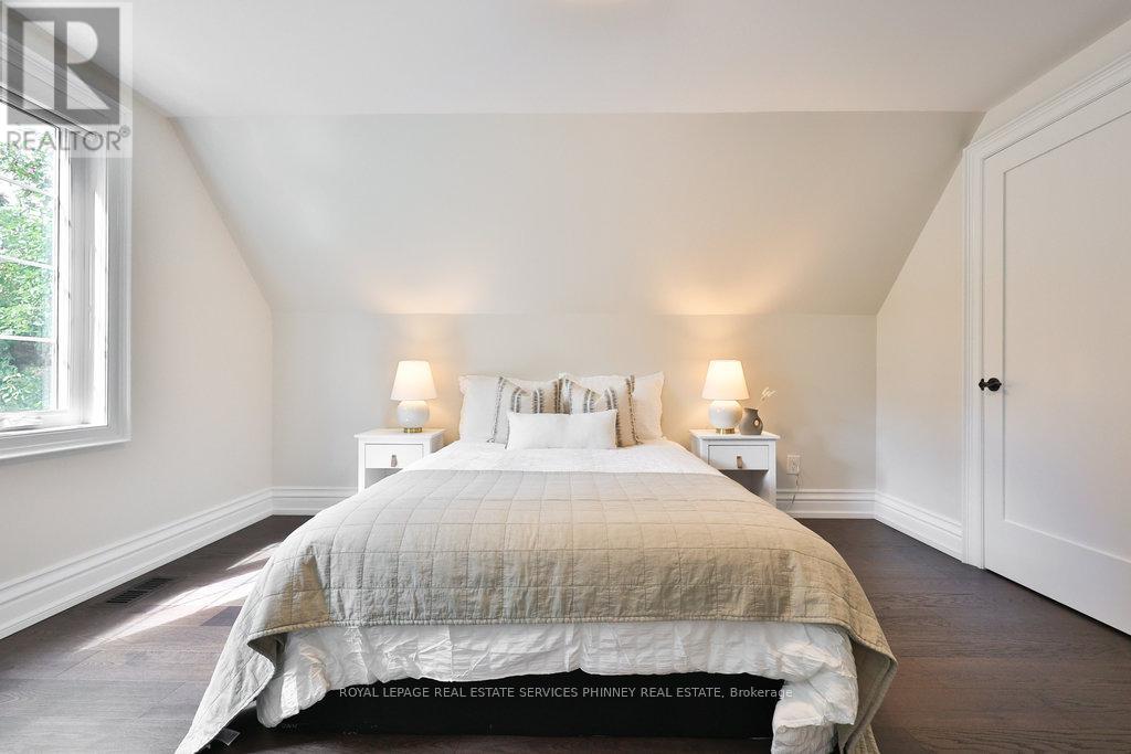 1033 Wenleigh Court, Mississauga, Ontario  L5H 1M7 - Photo 31 - W12377774