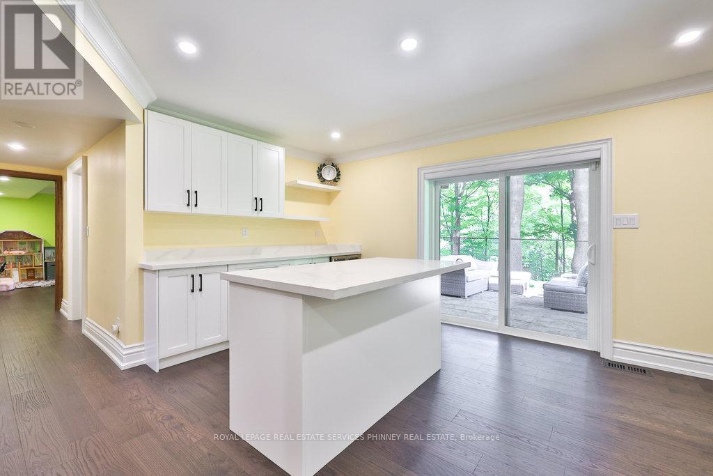 1033 Wenleigh Court, Mississauga, Ontario  L5H 1M7 - Photo 37 - W12377774