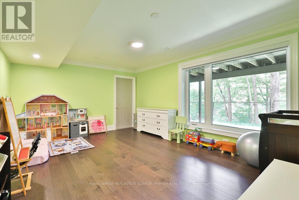 1033 Wenleigh Court, Mississauga, Ontario  L5H 1M7 - Photo 41 - W12377774