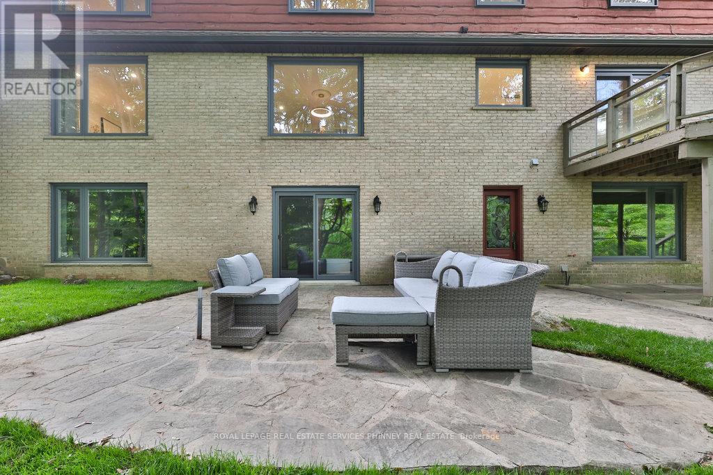 1033 Wenleigh Court, Mississauga, Ontario  L5H 1M7 - Photo 46 - W12377774