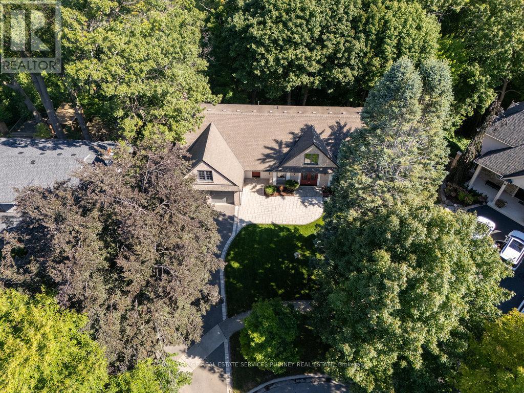 1033 Wenleigh Court, Mississauga, Ontario  L5H 1M7 - Photo 48 - W12377774