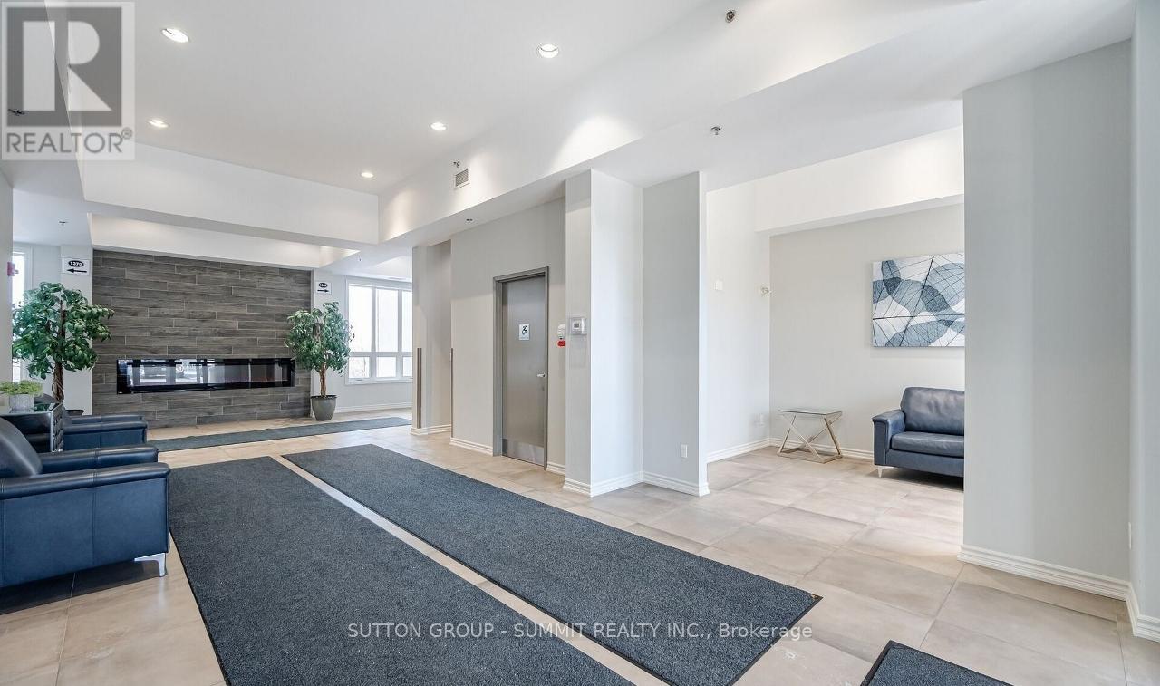 411 - 1360 Costigan Road, Milton (Cl Clarke), Ontario  L9T 8X6 - Photo 5 - W12377808