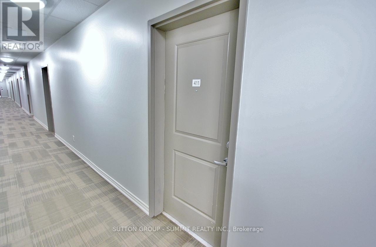 411 - 1360 Costigan Road, Milton (Cl Clarke), Ontario  L9T 8X6 - Photo 6 - W12377808