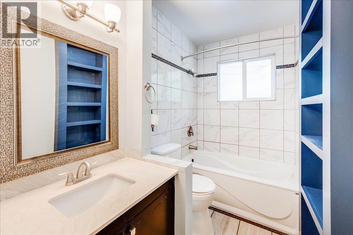 708 10th Street, Castlegar, British Columbia  V1N 2H8 - Photo 13 - 10360507