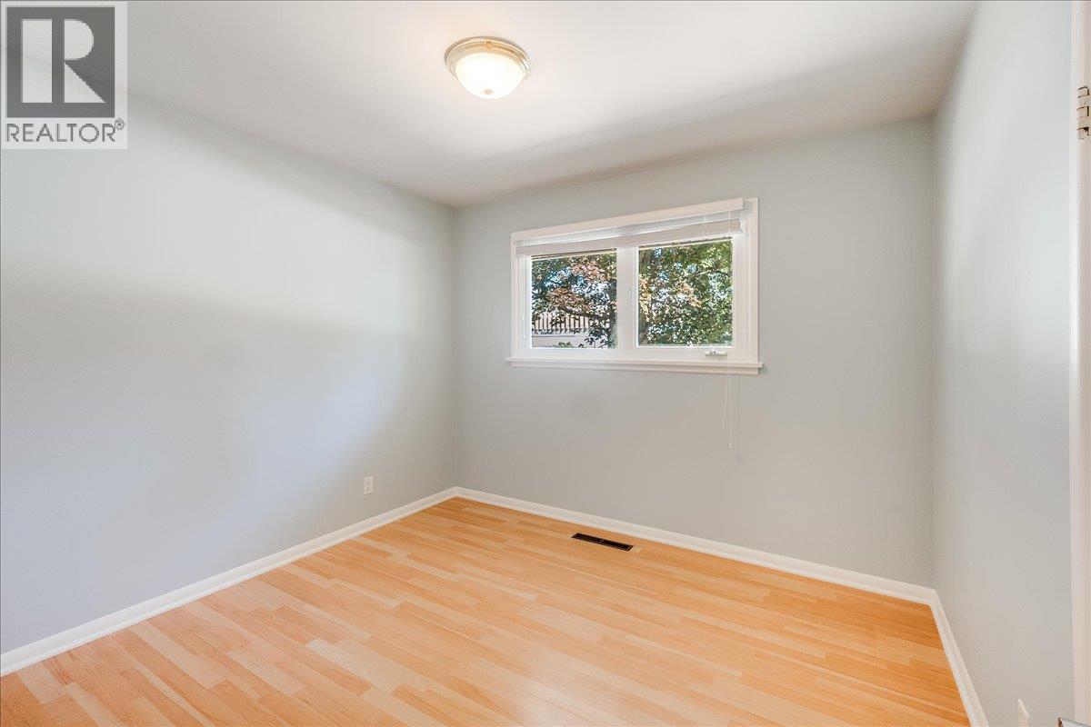 708 10th Street, Castlegar, British Columbia  V1N 2H8 - Photo 14 - 10360507