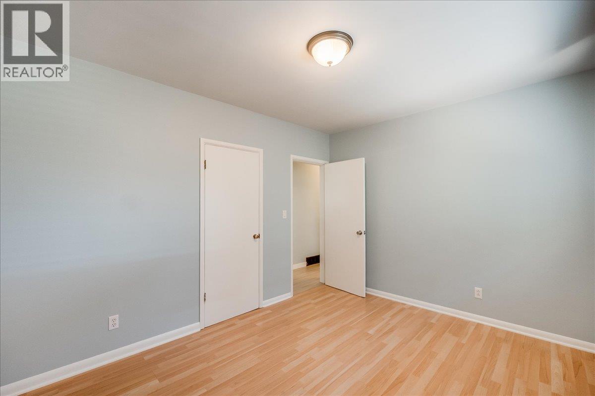 708 10th Street, Castlegar, British Columbia  V1N 2H8 - Photo 16 - 10360507