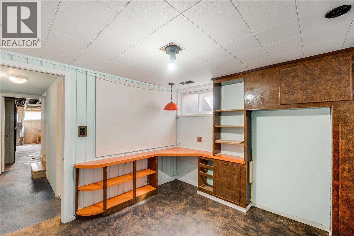 708 10th Street, Castlegar, British Columbia  V1N 2H8 - Photo 22 - 10360507