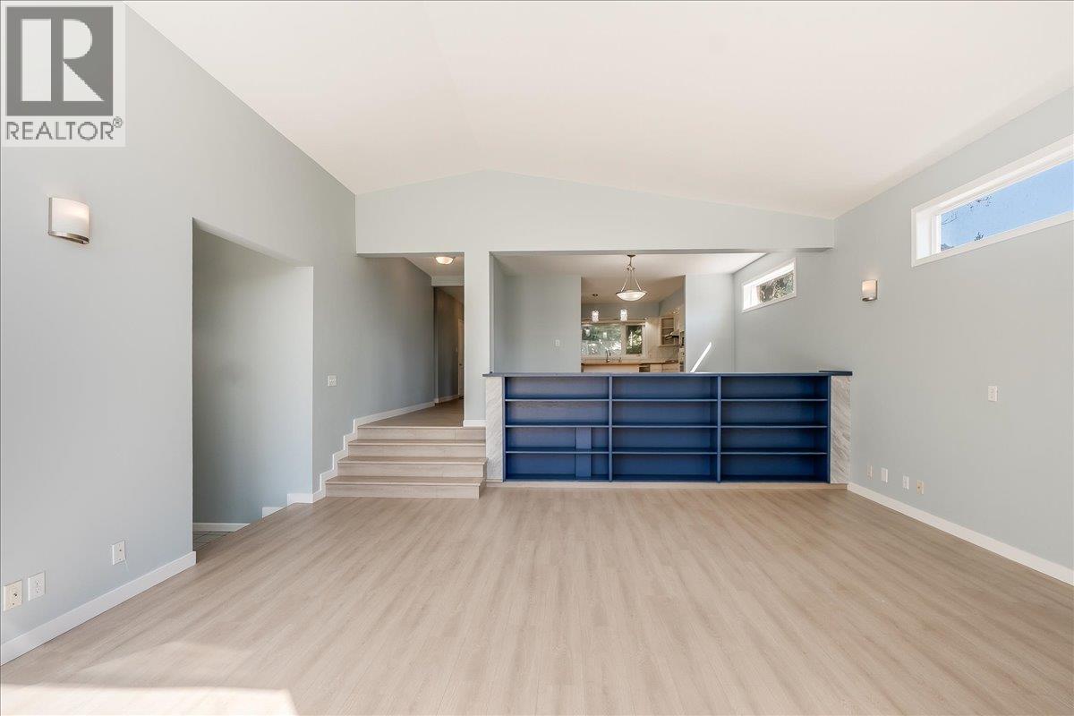 708 10th Street, Castlegar, British Columbia  V1N 2H8 - Photo 25 - 10360507