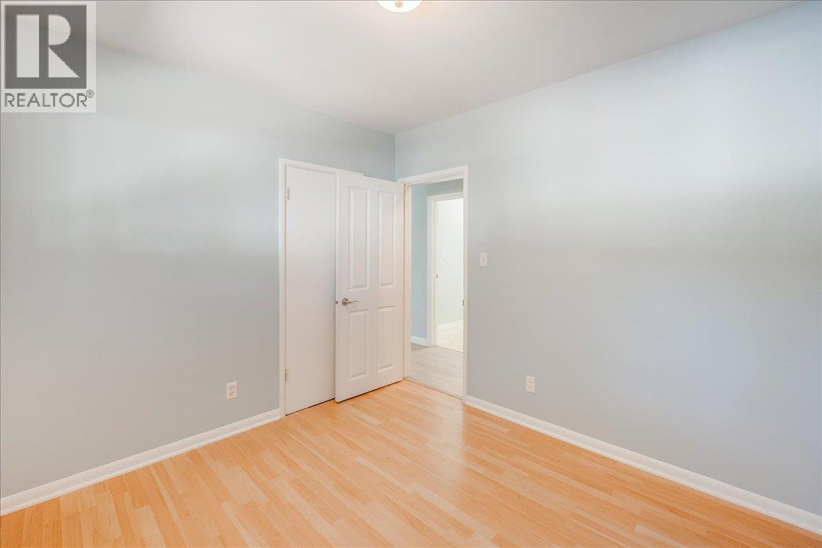 708 10th Street, Castlegar, British Columbia  V1N 2H8 - Photo 15 - 10360507