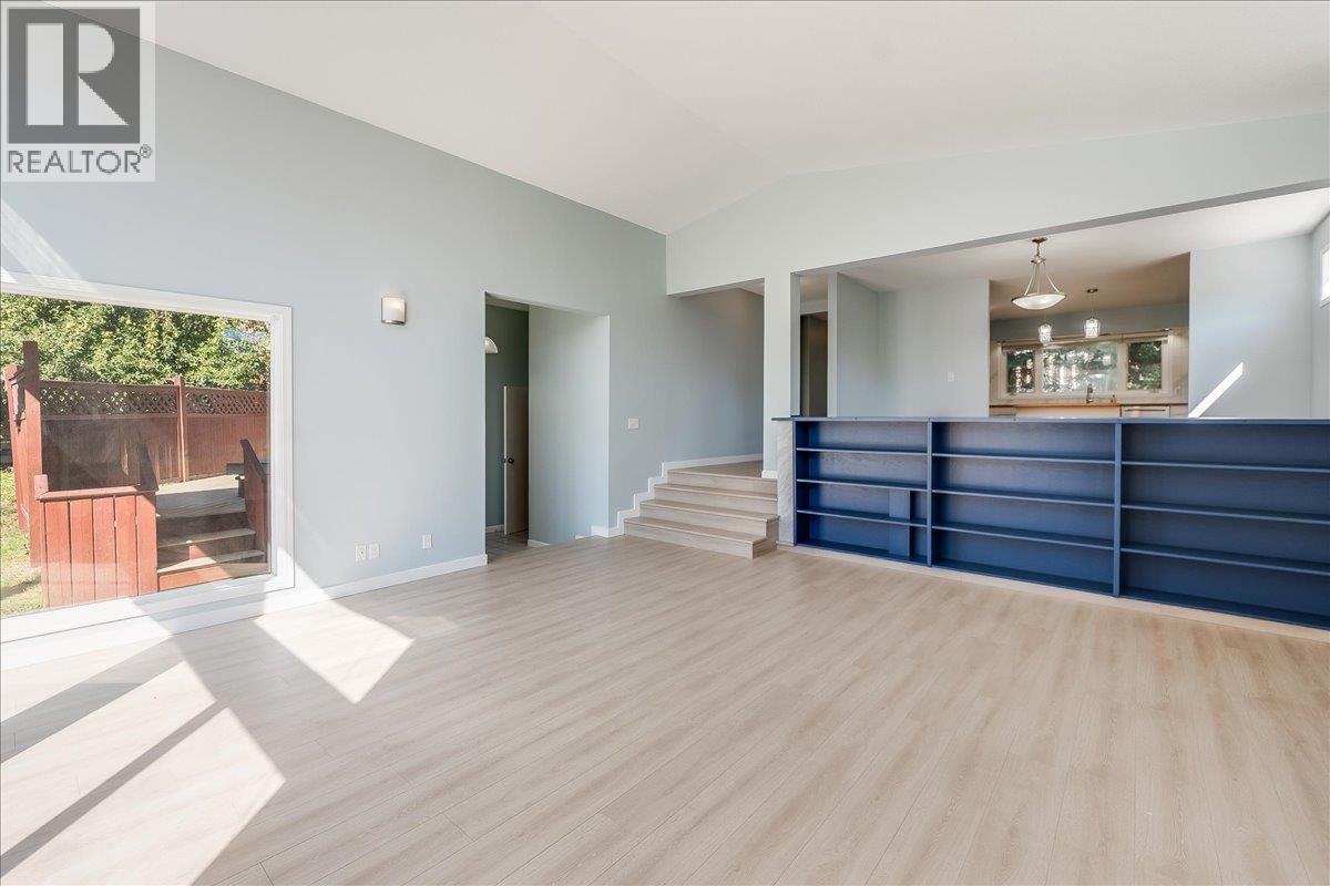 708 10th Street, Castlegar, British Columbia  V1N 2H8 - Photo 53 - 10360507