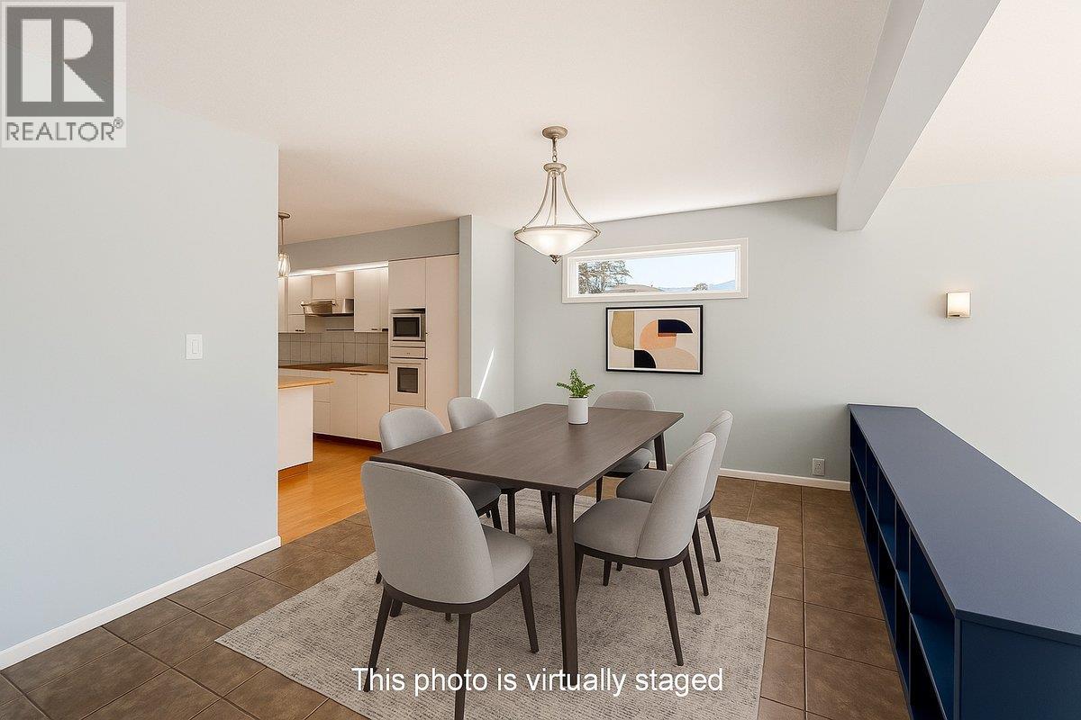 708 10th Street, Castlegar, British Columbia  V1N 2H8 - Photo 5 - 10360507