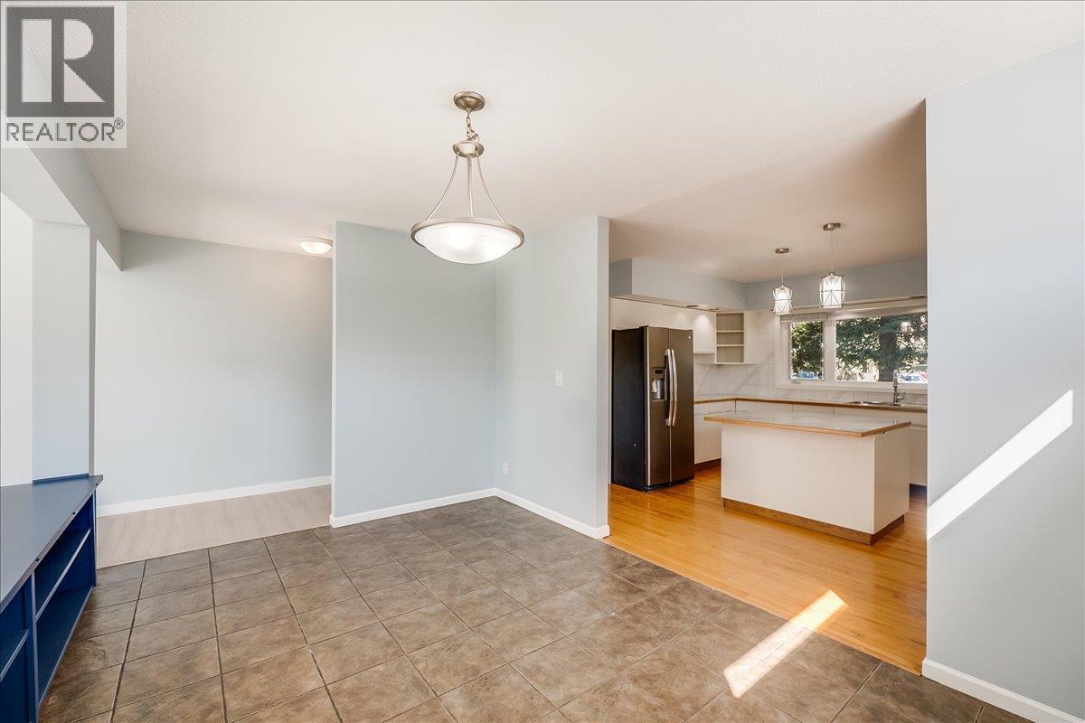 708 10th Street, Castlegar, British Columbia  V1N 2H8 - Photo 48 - 10360507