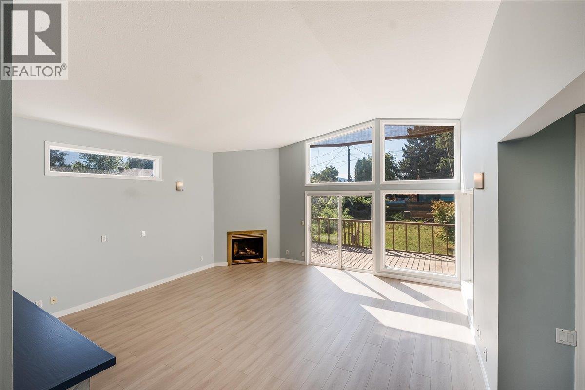 708 10th Street, Castlegar, British Columbia  V1N 2H8 - Photo 49 - 10360507