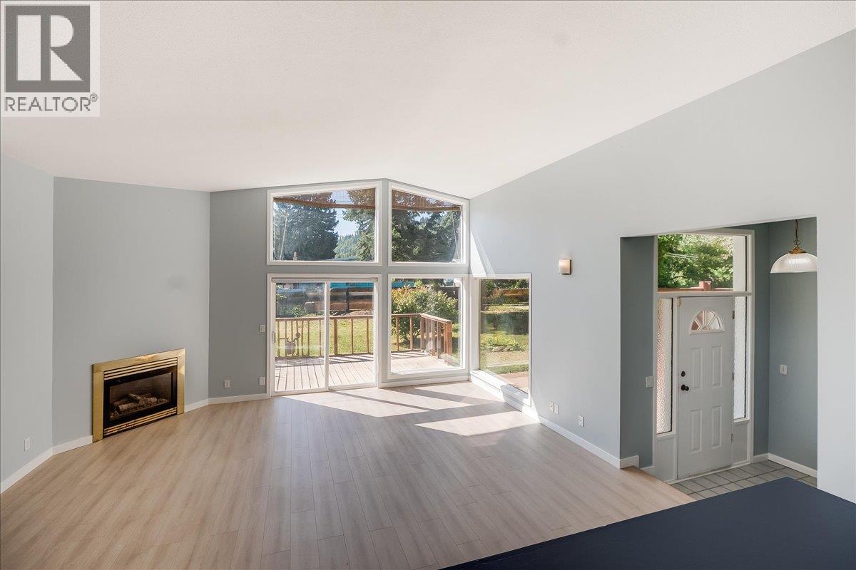 708 10th Street, Castlegar, British Columbia  V1N 2H8 - Photo 51 - 10360507