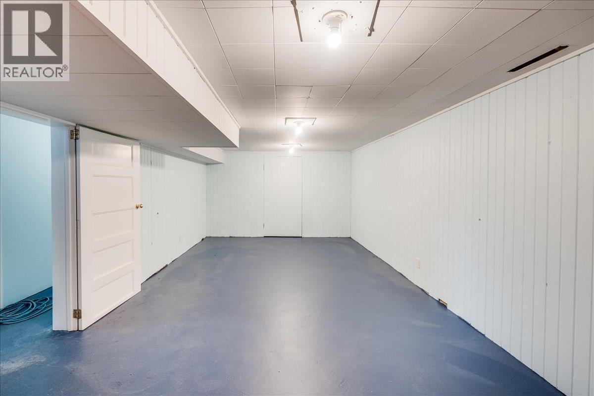 708 10th Street, Castlegar, British Columbia  V1N 2H8 - Photo 19 - 10360507