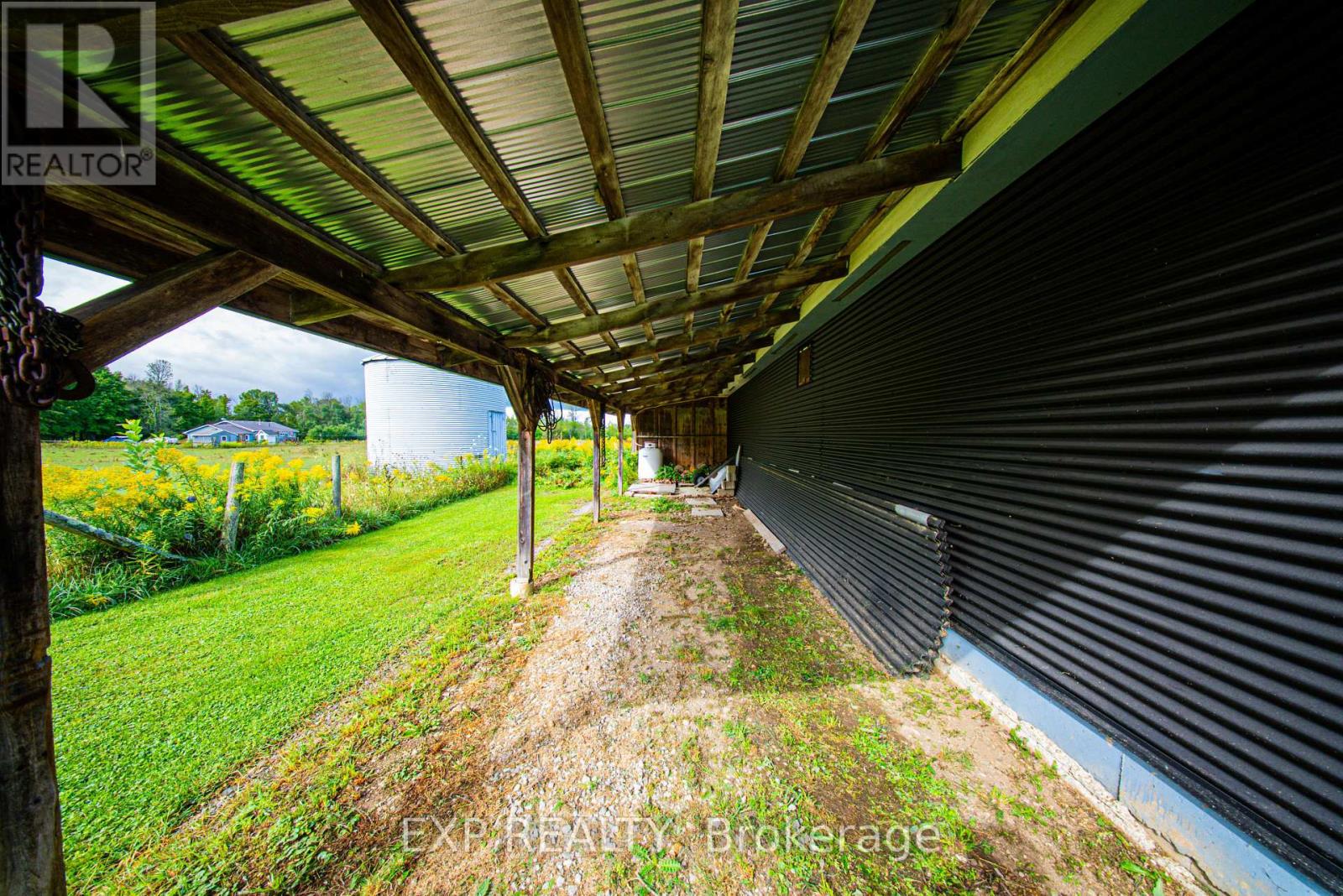70408 Zion Church Road, Georgian Bluffs, Ontario  N0H 2T0 - Photo 27 - X12377292