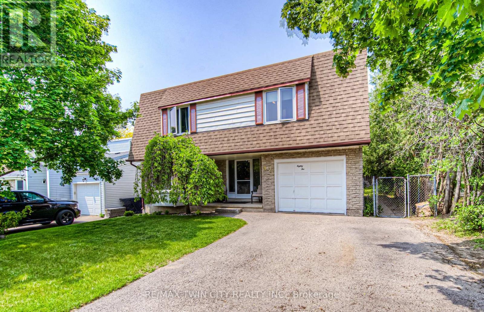 82 ROSENEATH CRESCENT, Kitchener, Ontario