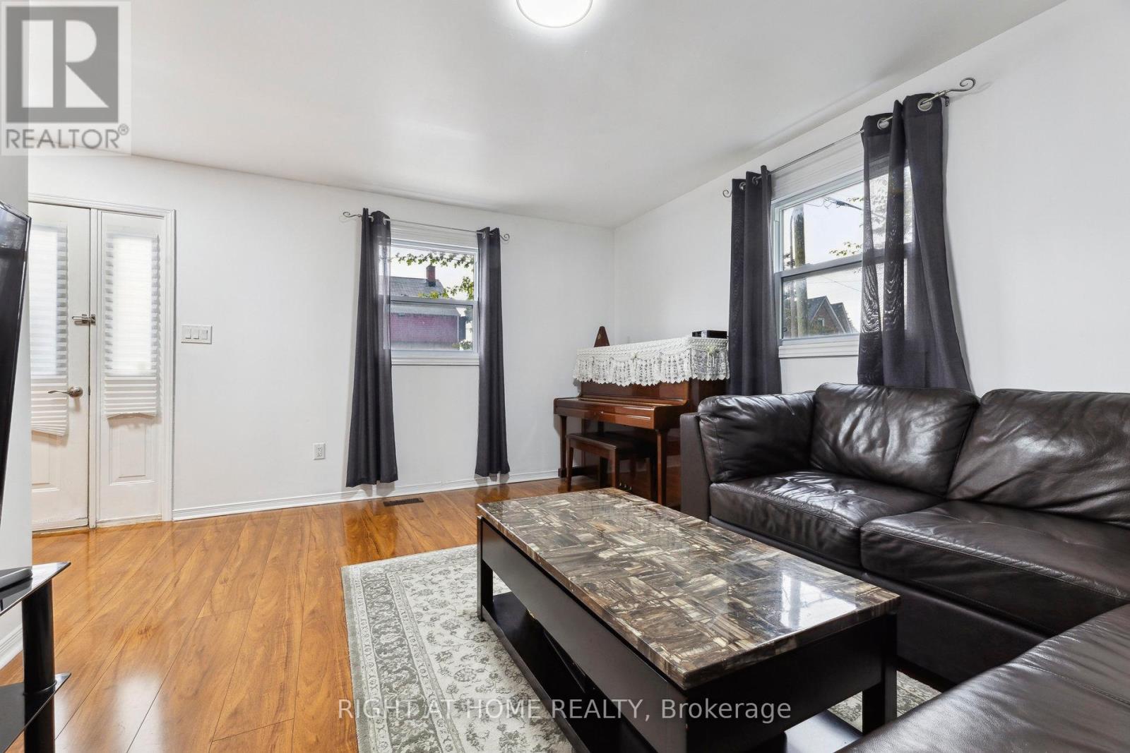 186 Dundas Street W, Quinte West (Trenton Ward), Ontario  K8V 3R2 - Photo 11 - X12377751